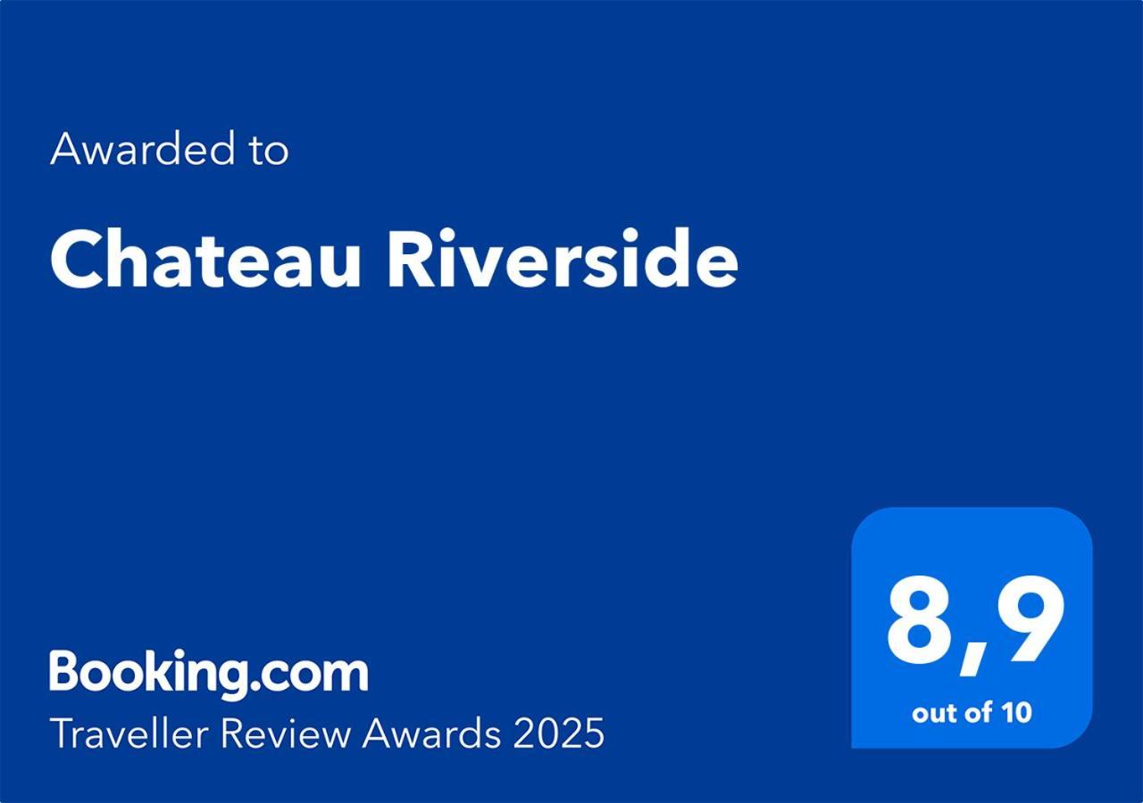 Chateau Riverside Campbell River Exterior photo